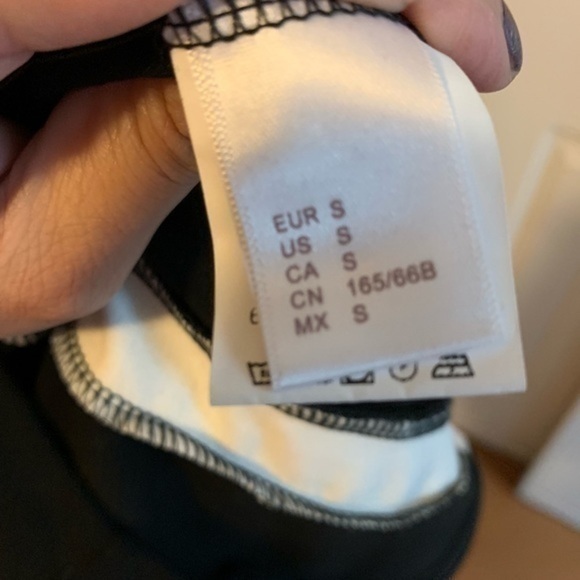 Low cut Black and White Classic Midi Dress Small - Picture 8 of 8